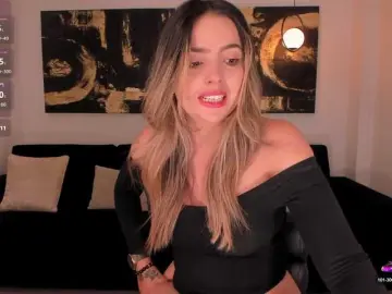 AmyWoods  live sex cam