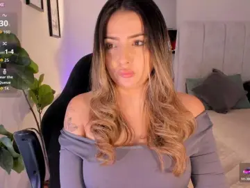 AmyWoods  live sex cam