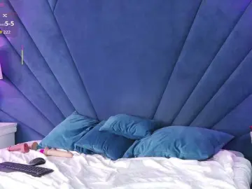 Deezylicious  live sex cam