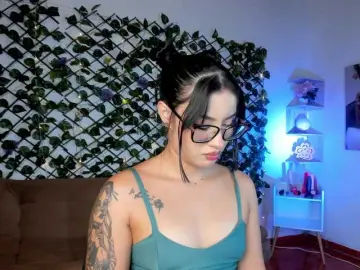 Melody-cute10  live sex cam