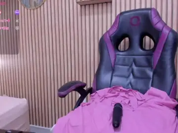 Oliviia-love  live sex cam