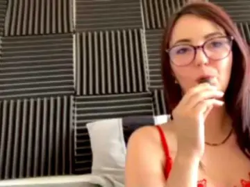 ChloeBeauty  live sex cam