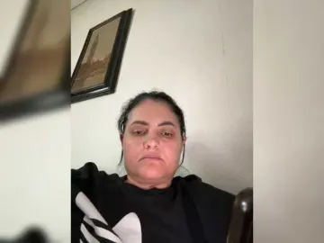 Cris810a  live sex cam