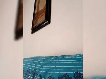 Cris810a  live sex cam