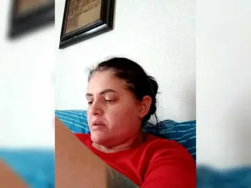 Cris810a  live sex cam