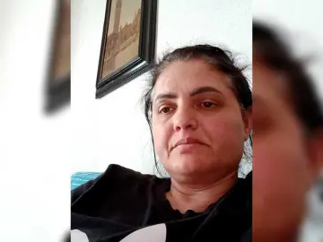 Cris810a  live sex cam