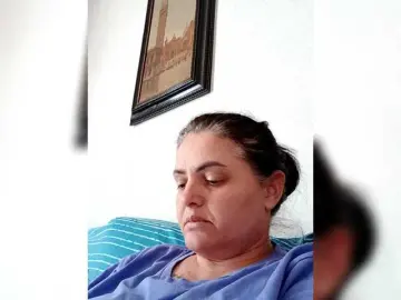 Cris810a  live sex cam