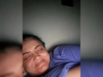 Cris810a  live sex cam