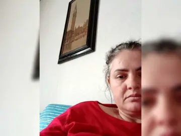 Cris810a  live sex cam