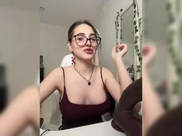 YoloLove  live sex cam
