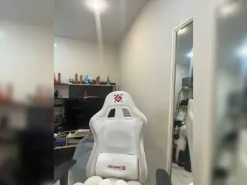 YoloLove  live sex cam