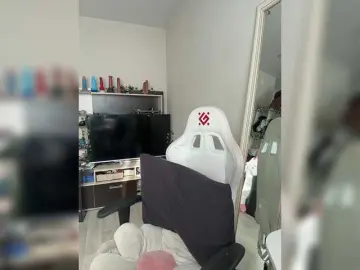 YoloLove  live sex cam