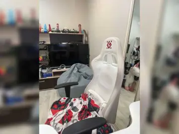 YoloLove  live sex cam