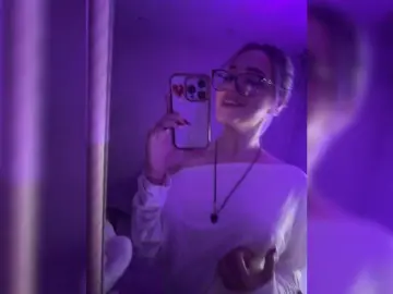 YoloLove  live sex cam
