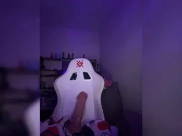 YoloLove  live sex cam
