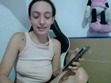 Bulmaamilk  live sex cam