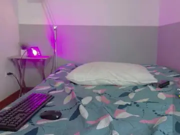 Dominikk018  live sex cam
