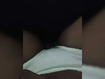 Hyvine22  live sex cam