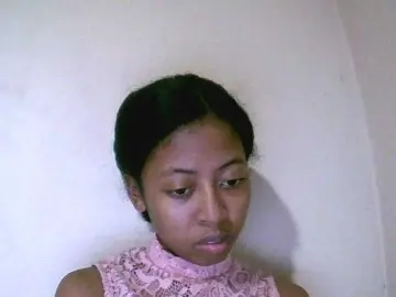 Jolie10  live sex cam