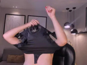 MayaMoretti  live sex cam