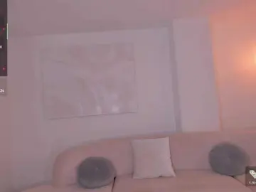MayaMoretti  live sex cam