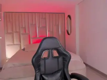MayaMoretti  live sex cam