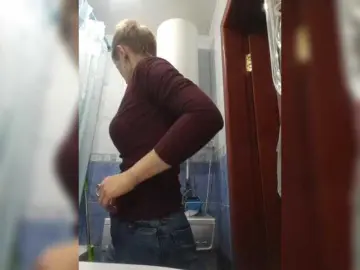 Raisin  live sex cam