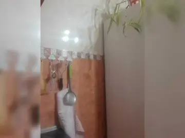 Raisin  live sex cam