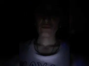 Raisin  live sex cam