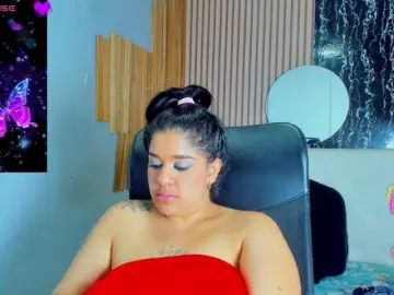 Mylusquirt  live sex cam