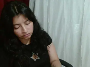 Saralo  live sex cam