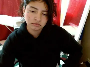 Saralo  live sex cam