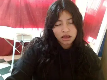 Saralo  live sex cam
