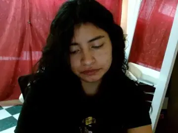 Saralo  live sex cam