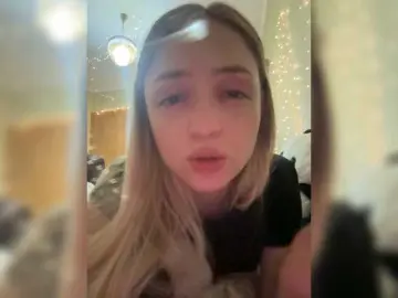 FoxyLina  live sex cam