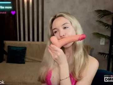 Hollywww  live sex cam