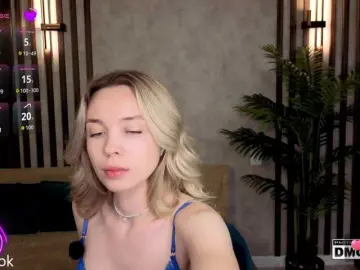 Hollywww  live sex cam