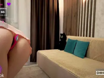 Hollywww  live sex cam