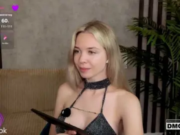 Hollywww  live sex cam