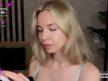 Hollywww  live sex cam