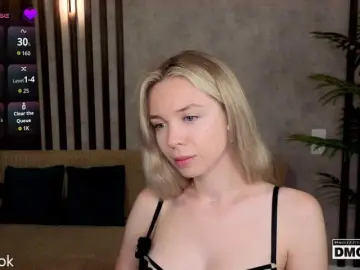 Hollywww  live sex cam