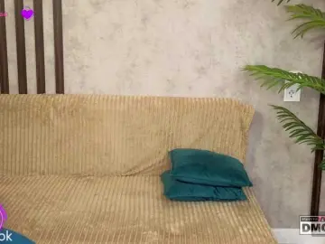 Hollywww  live sex cam
