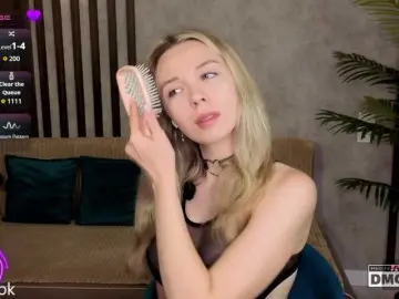 Hollywww  live sex cam