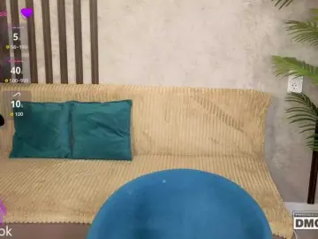Hollywww  live sex cam