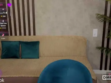 Hollywww  live sex cam