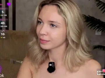 Hollywww  live sex cam
