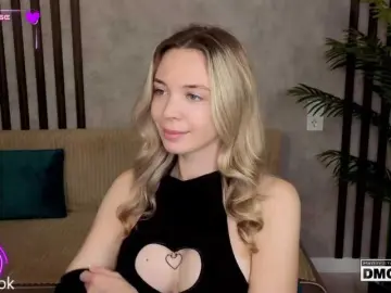 Hollywww  live sex cam