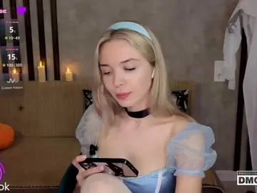 Hollywww  live sex cam