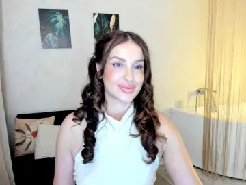 HoneyBlossome  live sex cam
