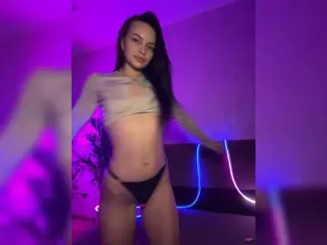 Klubnika13  live sex cam